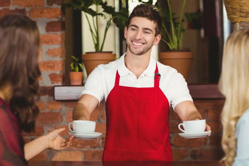 Godinama sam izvlačila pare, a da niko nije provalio: 10 načina pomoću kojih konobari odlično zarađuju (FOTO) (GIF)