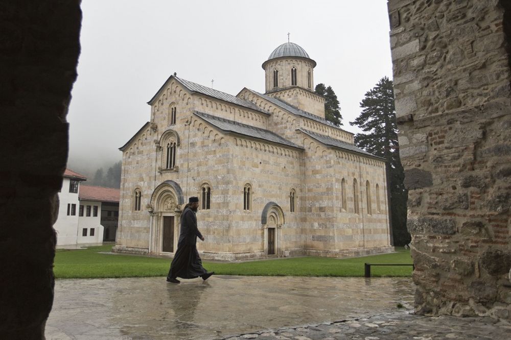 Svaka čast: Mladi iz Srbije putovanjem po Metohiji pomažu selo Goraždevac (FOTO)