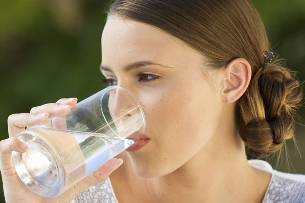 4 najveće laži koje ste čuli o kiseloj vodi (GIF)