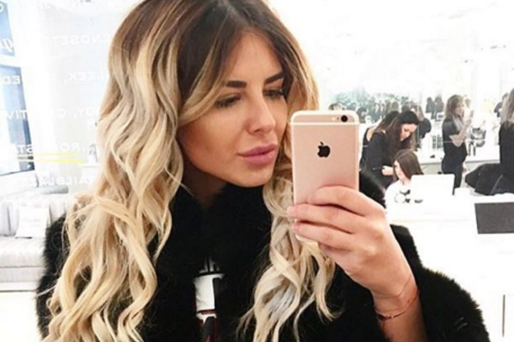 Mala manekenka! Zorannah ima bebu! Preslatka je i vidi se da je na mamu! (FOTO)