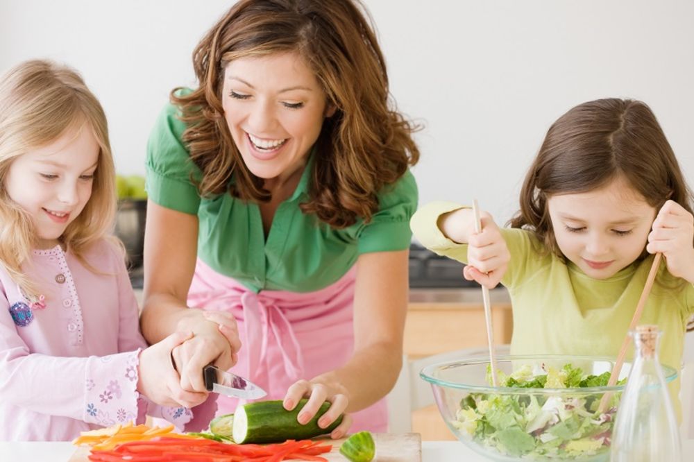 Znate li kako izgleda 200 kalorija zdrave hrane? A kako nezdrave? (FOTO) (VIDEO)
