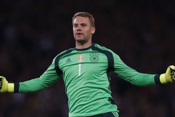 Ume da se ispali žestoko: On je najbolji golman decenije, ali kad kiksira, onda se to pamti! (VIDEO) (GIF)