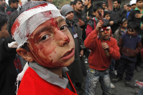 Okršaj naših u Hamburgu: Nasrnuli sekirom i šipkom na suparničku porodicu, pa pokušali i da ih pregaze!