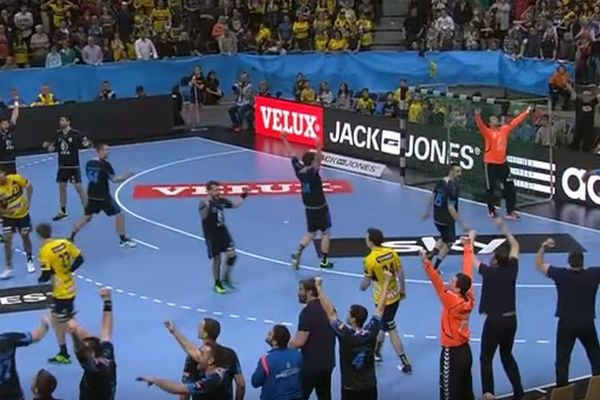 Srbin je heroj Zagreba: Srpski rukometaš bacio u trans hrvatskog komentatora! (VIDEO)