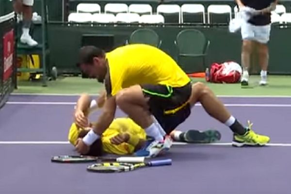 Hrvat hicem u glavu zamalo onesvestio sopstvenog partnera u dublu! (VIDEO)