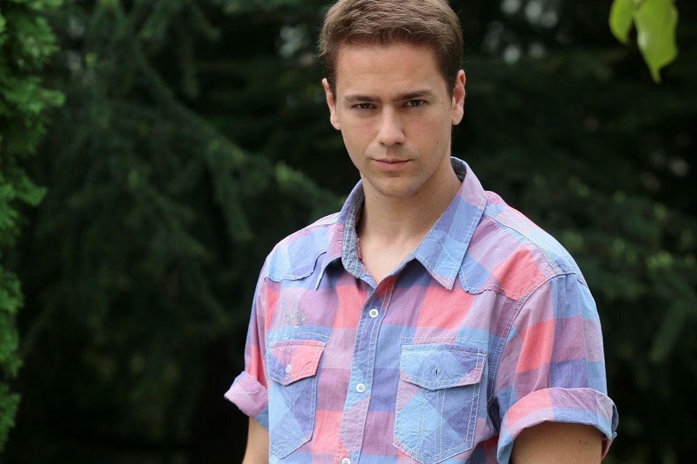 Izvini Bikoviću, ali našli smo ti zamenu! Luka Raco je novi miljenik devojaka! (FOTO)