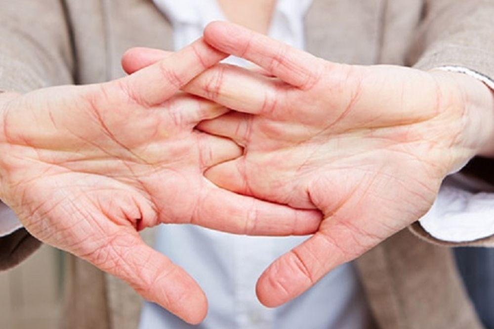 Šta proizvodi zvuk prilikom puckanja prstiju i da li je ono štetno po vas? (FOTO) (VIDEO) (GIF)