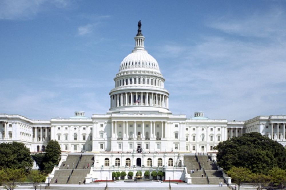 Kapitol Hil pod opsadom: Upucan napadač, jedna žena ranjena, a Kongres i Bela kuća zatvoreni (VIDEO) (FOTO)