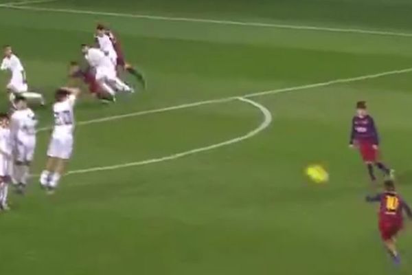 Ima 10 godina i dao je jedan od najlepših golova u istoriji duela Barse i Reala! (VIDEO)