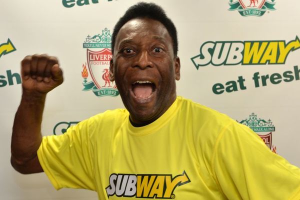 Koristili osobu koja liči na legendu: Pele tužio Samsung zbog reklame?!