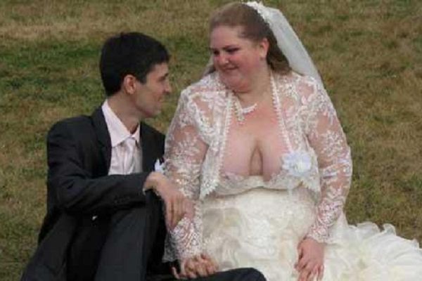 9 najgorih venčanica ikada! Da li su mladoženje pobegle glavom bez obzira? (FOTO)