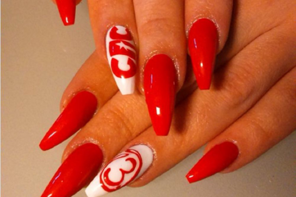 Botovska epidemija uzima maha: I SPS-ovke počele da koriste nokte kao bilborde! (FOTO)