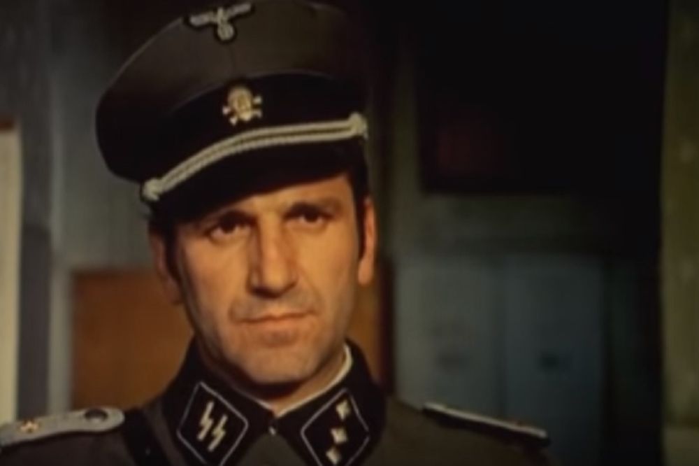 Da li ste čuli kako Valter brani Sarajevo na kineskom? Crkavanje od smeha :) (VIDEO)