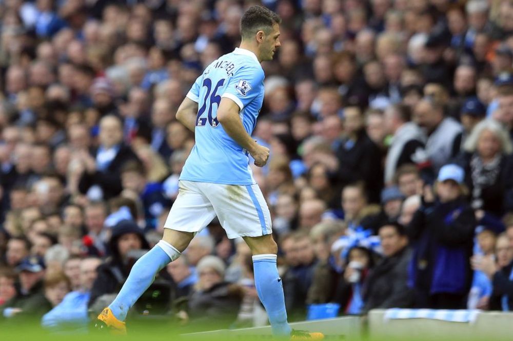 Premijerligaški fudbaleri sve češće ulaze u kladionice, sada je optužen igrač Sitija!