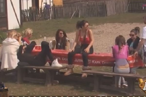 Nova misterija! Farmeri našli izmet ispod prozora, traži se počinilac! (FOTO) (VIDEO)