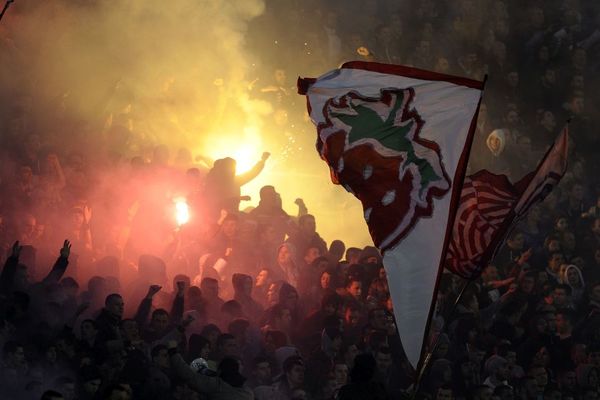 Ova fotografija pokazuje zašto je ljubav prema Zvezdi porodična tradicija! (FOTO)