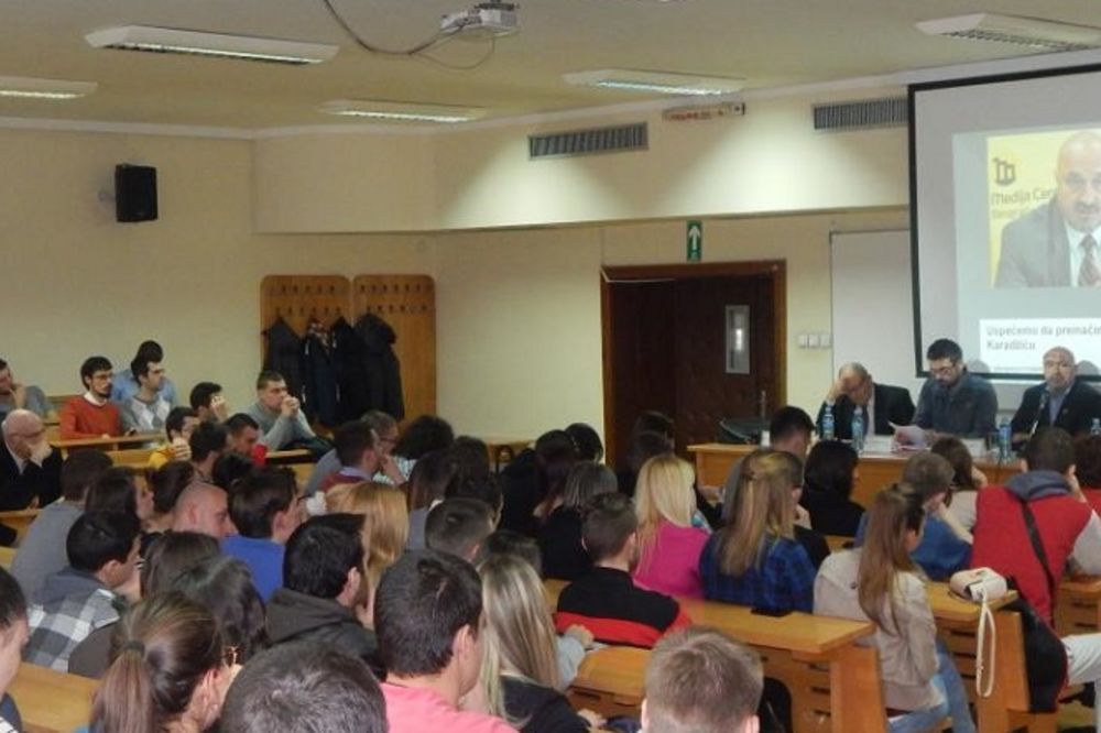 Skandalozna tribina na FPN: Smejali se žrtvama silovanja u ratovima, aplaudirali Radovanu Karadžiću!