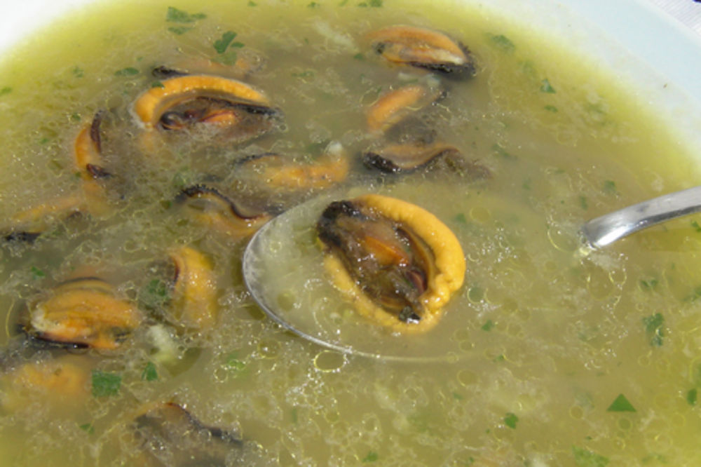 Koliko Srbi vole juhu od hrvatske pizdice? (FOTO)