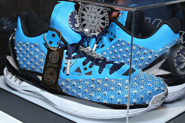 Ovo su najskuplje patike na svetu: Treba da radite 811 godina da ih kupite!!! (FOTO)