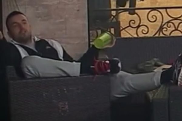 Vladimir Zorici prvo ponudio pare da spava s njim, a potom je pretukao?! (VIDEO)