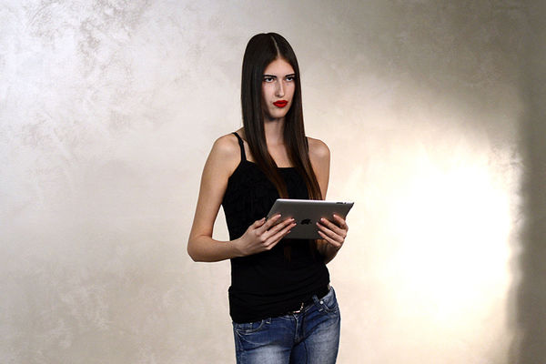 ESPRESO TVITER Sandra Meduza: Mi budale bolje prolazimo nego vi pametni, sise i dupe su danas sve! (VIDEO)