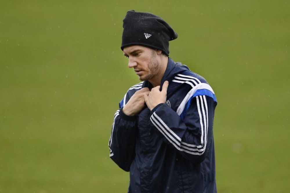 Ni Nemačka ga nije smirila: Bendtner više nije član Volfsburga! (VIDEO)