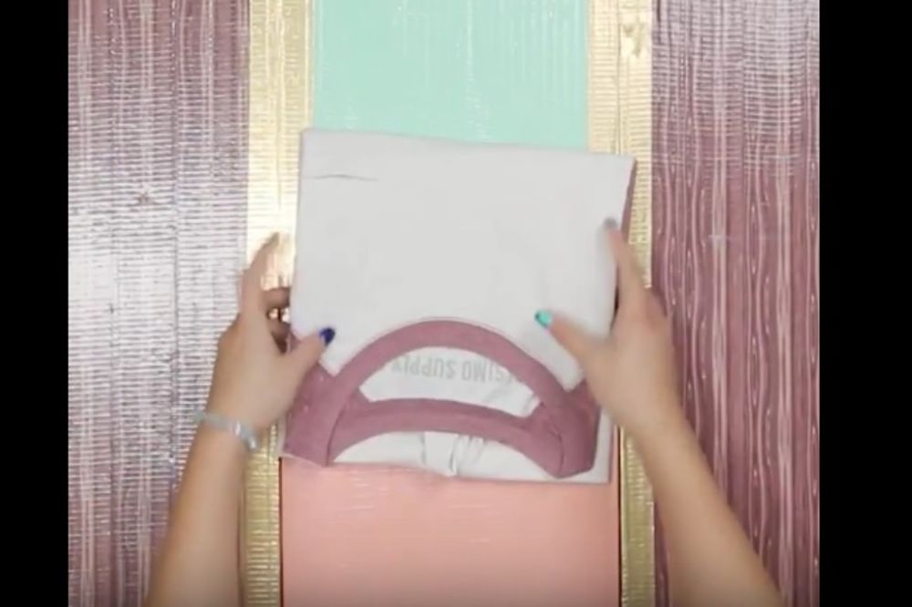 Složite tonu pogužvanog veša na najlakši način! (VIDEO)