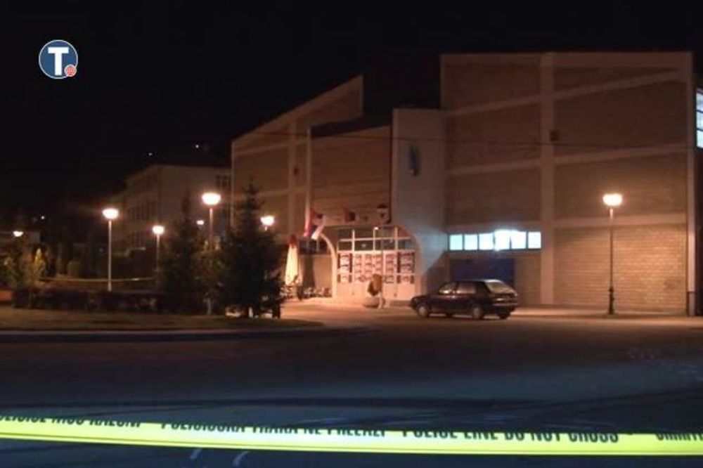 Bombom na Vučića! Premijer: Nisu me uplašili! (FOTO)