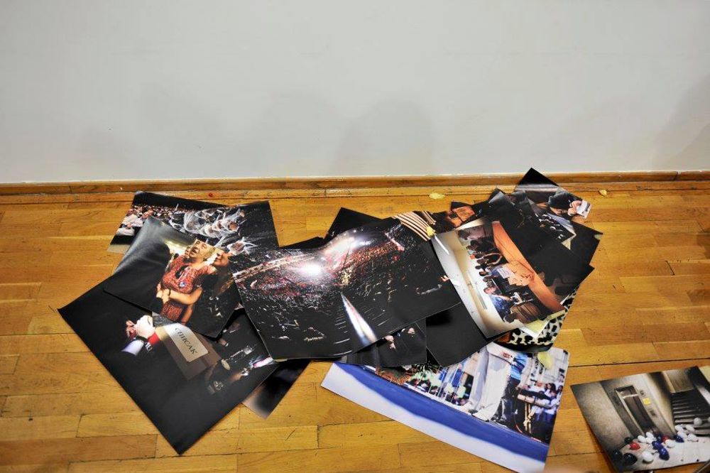 Ponovo pred publikom: Fotografije grupe Kamerades u Galeriji Ozon (FOTO)