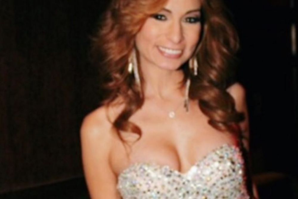 Nepoznate okolnosti! Čuvena porno glumica pronađena mrtva u svom stanu! (FOTO)