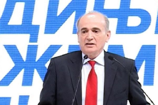 Sad se Krkobabić češe: Plašio penzionere da će ostati bez primanja, a građani mu žestoko uzvratili (FOTO)