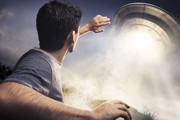 Očekuje nas bliski susret treće vrste ili veliko uništenje! (HOROSKOP) (GIF)