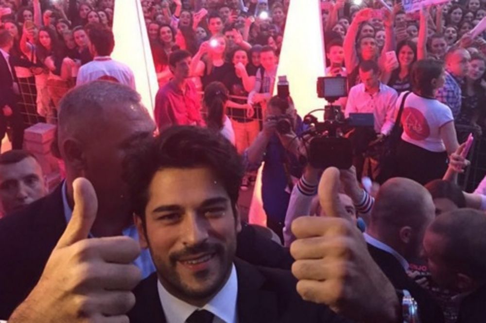 Horde razjarenih obožavateljki spopale Bali-bega! Ceo Novi Pazar na nogama! (VIDEO)