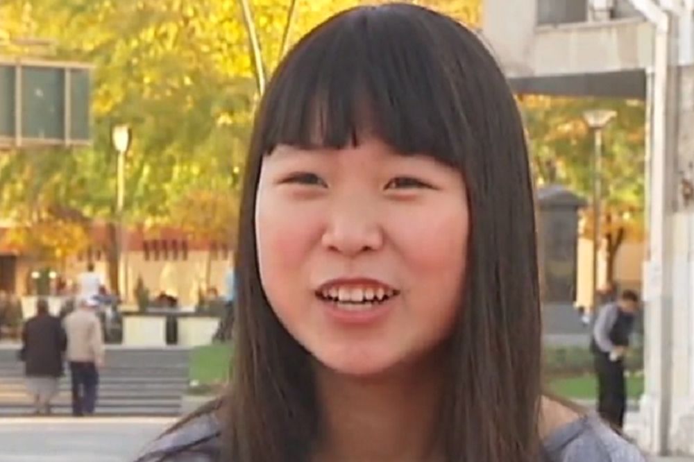 Parla srpski bolje od naše dece! Kineskinja jedina u razredu dobila peticu iz srpskog (FOTO)