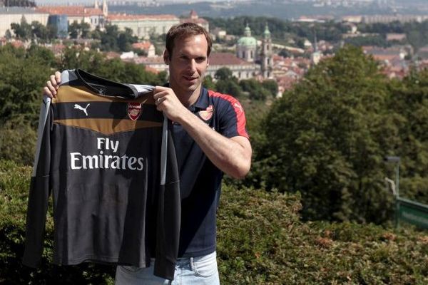 Procurele slike Arsenalovog dresa za narednu sezonu, Tobdžije besne! (FOTO)