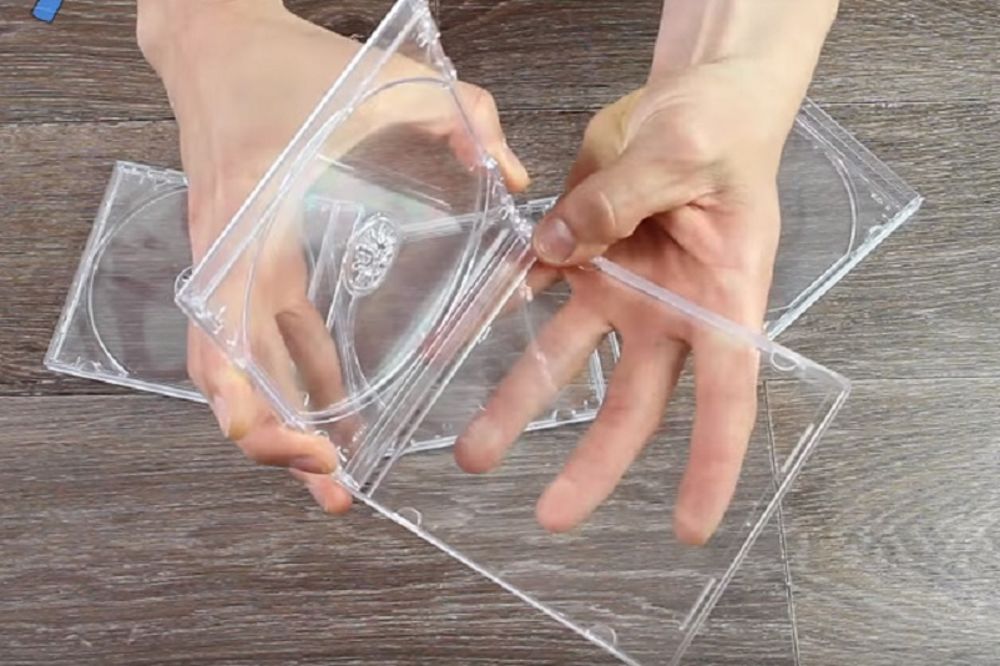 Ne bacajte stare kutije od CD-ova, napravite nešto vrlo korisno! (VIDEO)