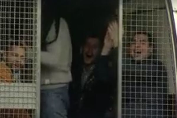 Za njih nema granica: Grmela pesma Delija iz policijske marice u Zagrebu! (VIDEO)