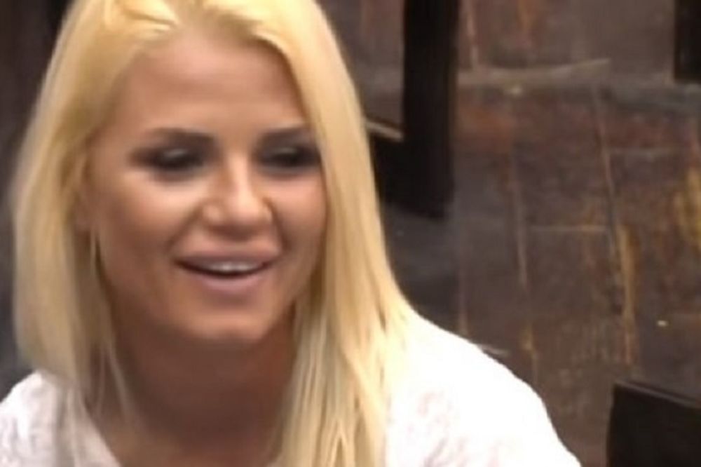 Ima li ona roditelje? Marija Ana: Ja sam drk..ica ku.ca! (FOTO) (VIDEO)