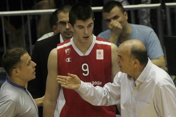 Sudija odustao od privođenja Vujoševića: Zvezda traži milionsku odštetu!