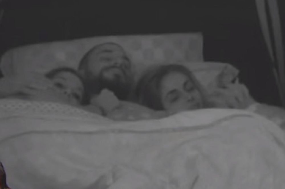 Pravi svoj harem: Crni odveo u krevet Cecu i Seksi Sandru! (VIDEO)