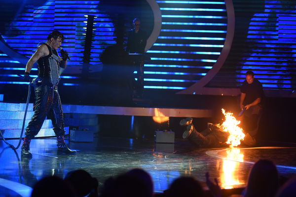 Sve je oduvao, a ipak nije pobedio! Danijel kao pevač Ramštajna bukvalno zapalio publiku! (FOTO)