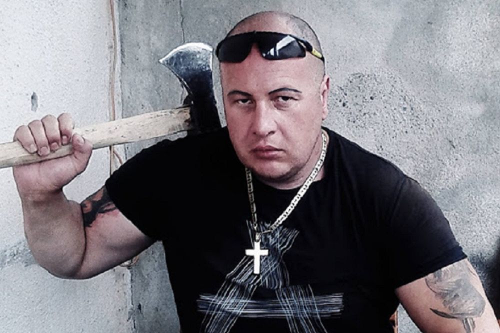 Naprednjak iz Kruševca sa sekirom na ramenu: Pali stotke i sprema se za izbore! (FOTO)