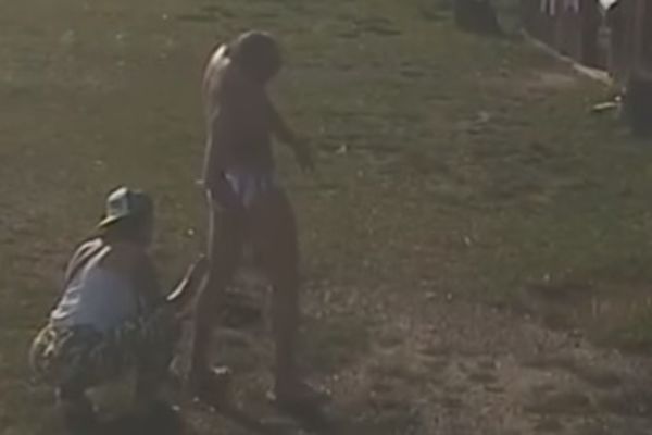 Stigla i do nezgodnog mesta! Evo kako je Anđela Veštica brijala noge Filipu! (VIDEO)