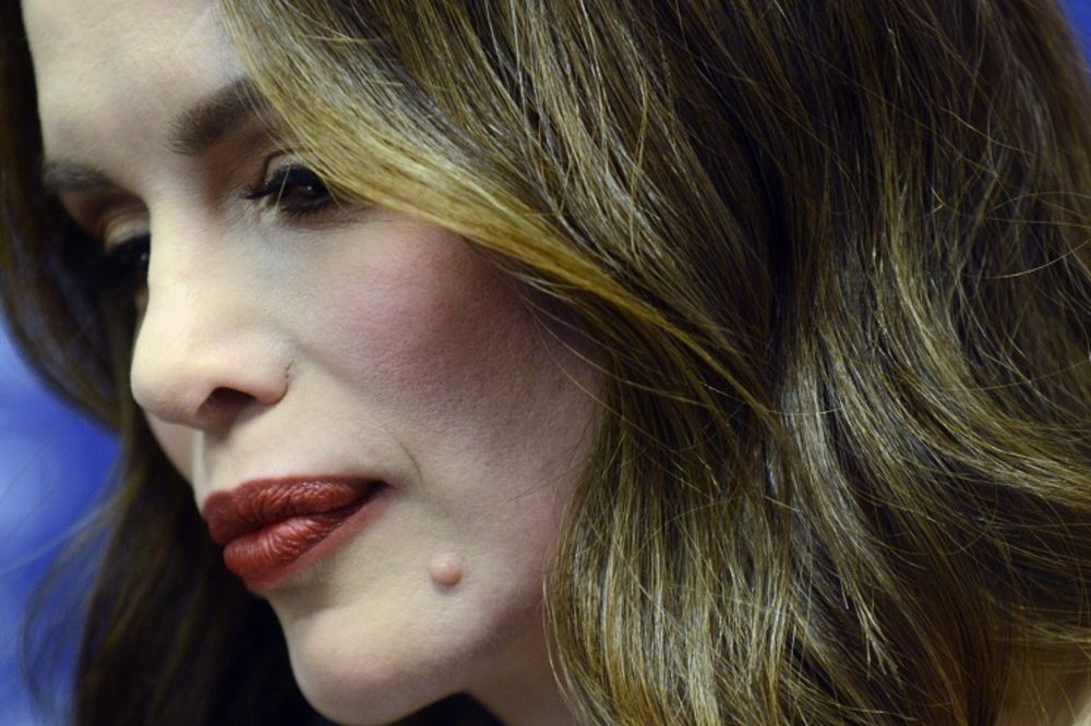 Severina skrhana bolom! Ovo je jedna od najgorih boli koja može da pogodi čoveka!  (FOTO)