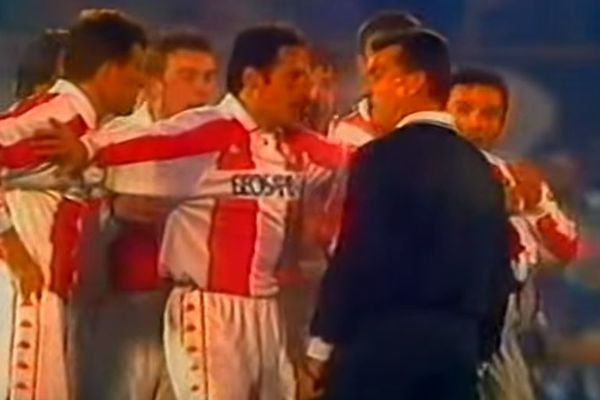 Dva derbija su već igrana 16. aprila: Na jednom je viđen jedan od najkontroverznijih golova! (GIF) (VIDEO)