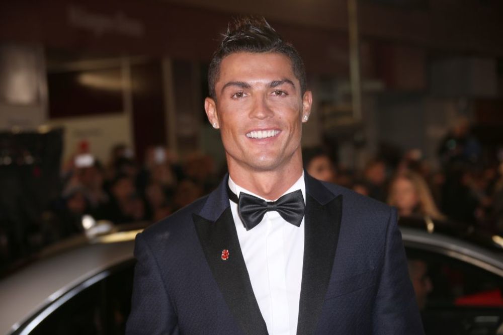 Šta Ronaldo radi sa svojim devojkama na dejtu? Verovali ili ne - gleda omiljenu seriju Srba!