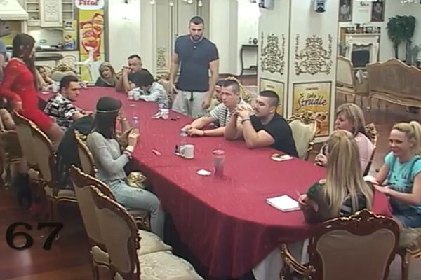 Ružica ih razotkrila: Vladimir i Slađa akcijali cele noći u Parovima! (VIDEO)