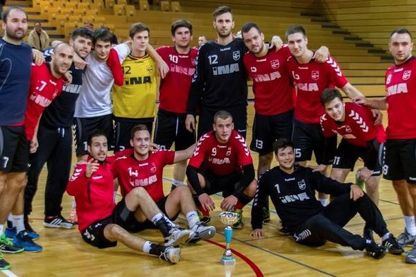 Skandal u Hrvatskoj, rukometaši pevali: Riječki Srbi, riječke p**ke, Srbe na vrbe!