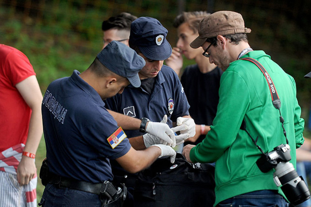 Sećate se pandura ribara koji hapse varioce na Dorćolu? Evo koju akciju spremaju na Exitu! (VIDEO)