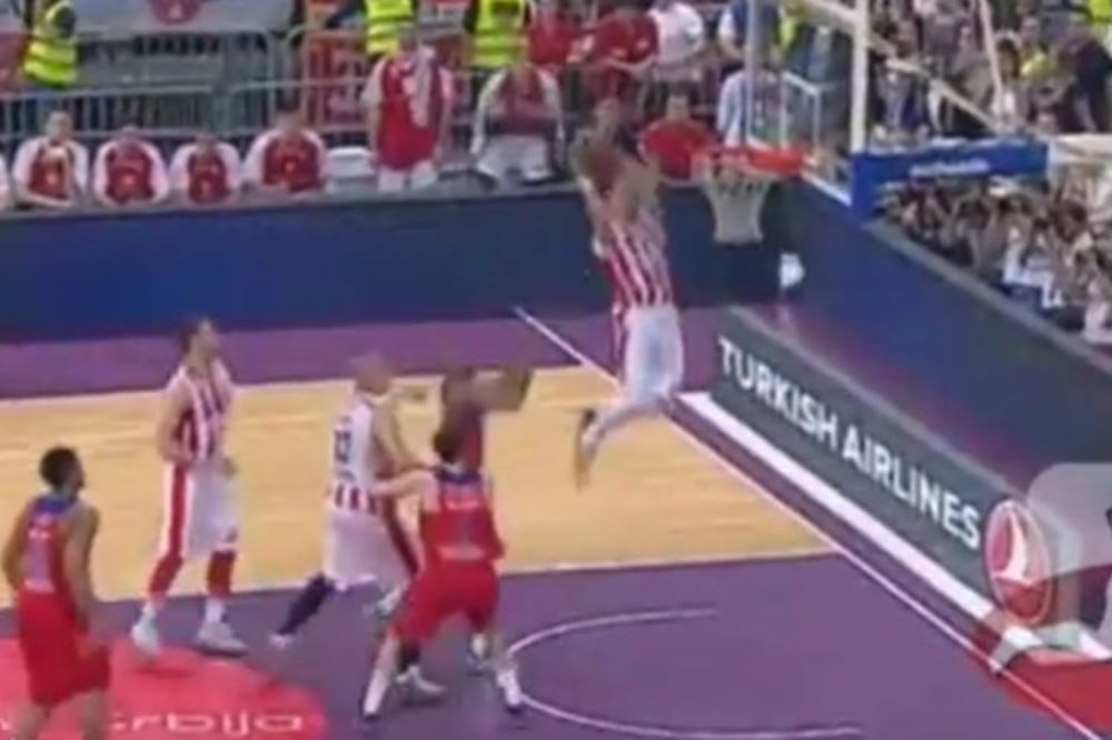 Dangubićev pozdrav Moskovljanima: Monstruozno zakucavanje bacilo sve u trans! (VIDEO)